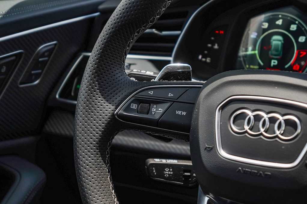 Thumbnail: 2026 Audi RS Q8 - 16