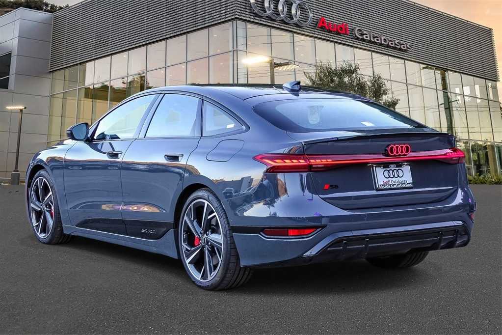 Thumbnail: 2025 Audi e-tron S - 2