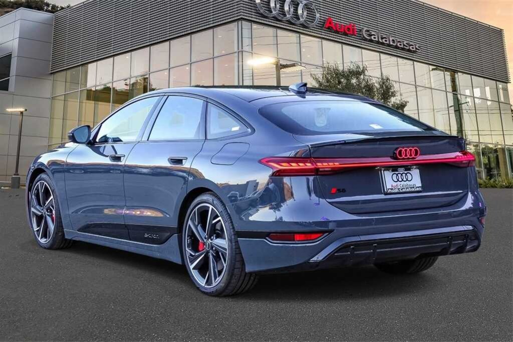 New 2025 Audi S6 Sportback e-tron Premium Plus Sedan