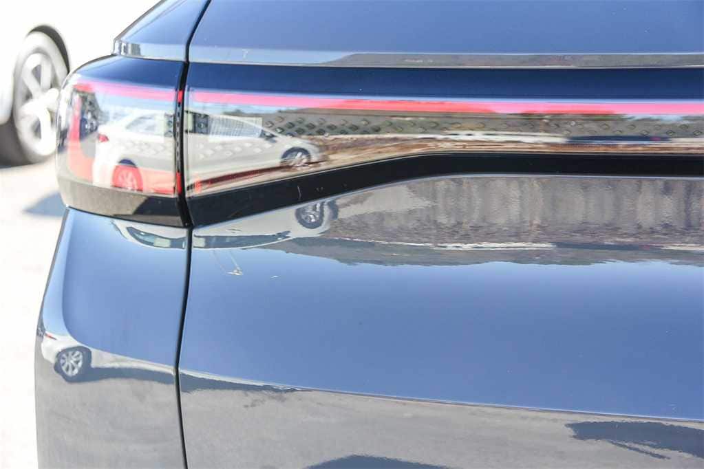 Thumbnail: 2023 Volkswagen ID.4 - 11