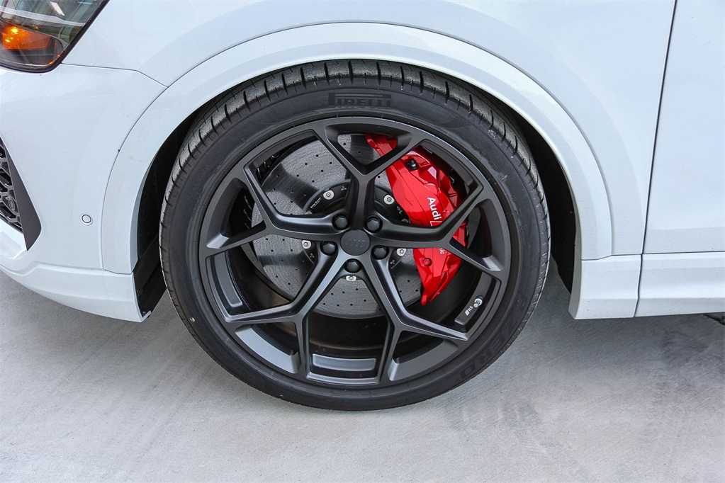 Thumbnail: 2026 Audi RS Q8 - 9