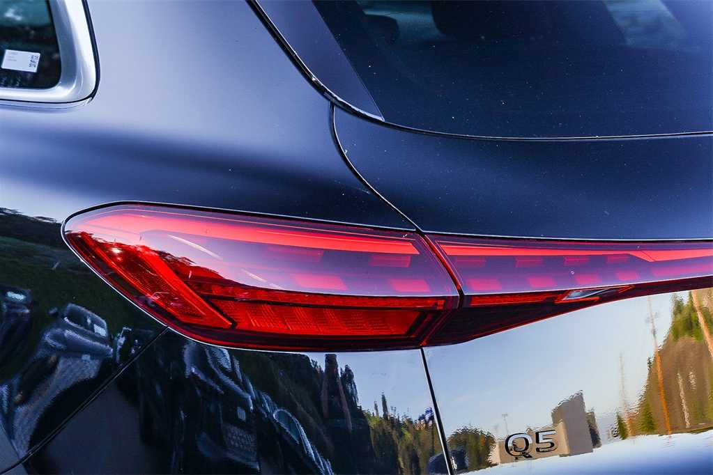 Thumbnail: 2025 Audi Q5 - 7