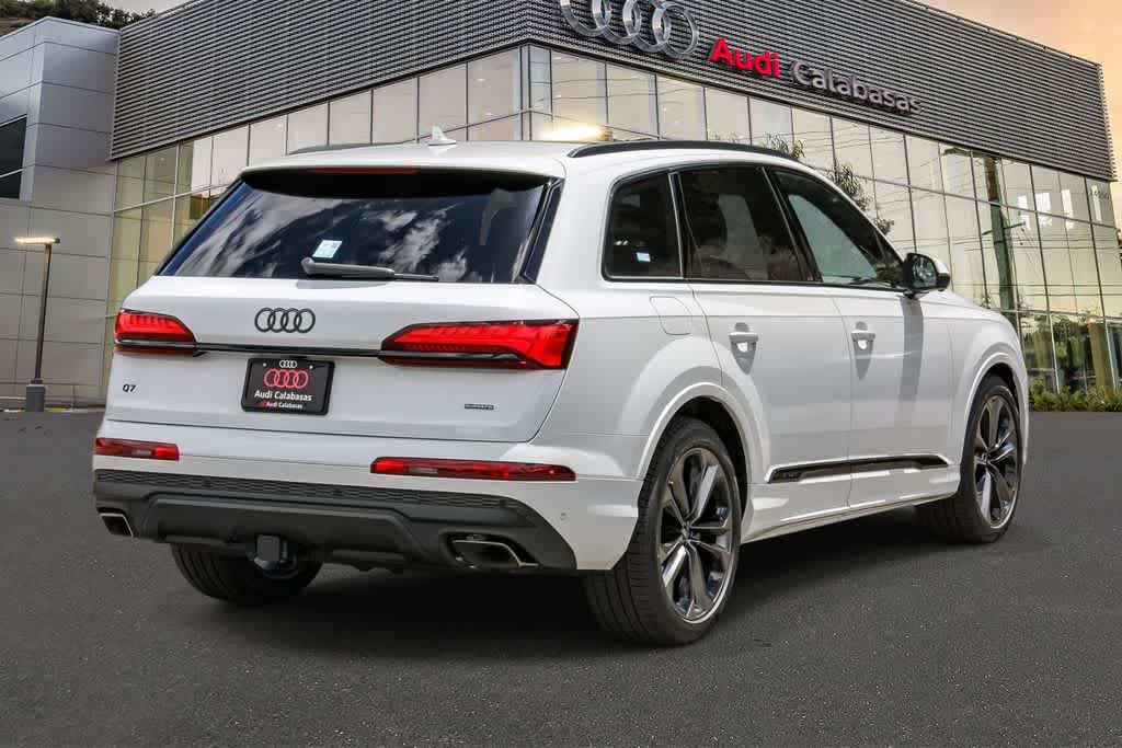 Thumbnail: 2026 Audi Q7 - 4