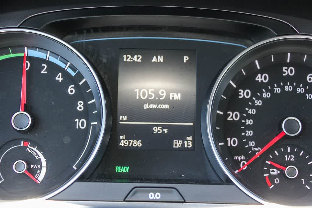 Thumbnail: 2015 Volkswagen e-Golf - 23