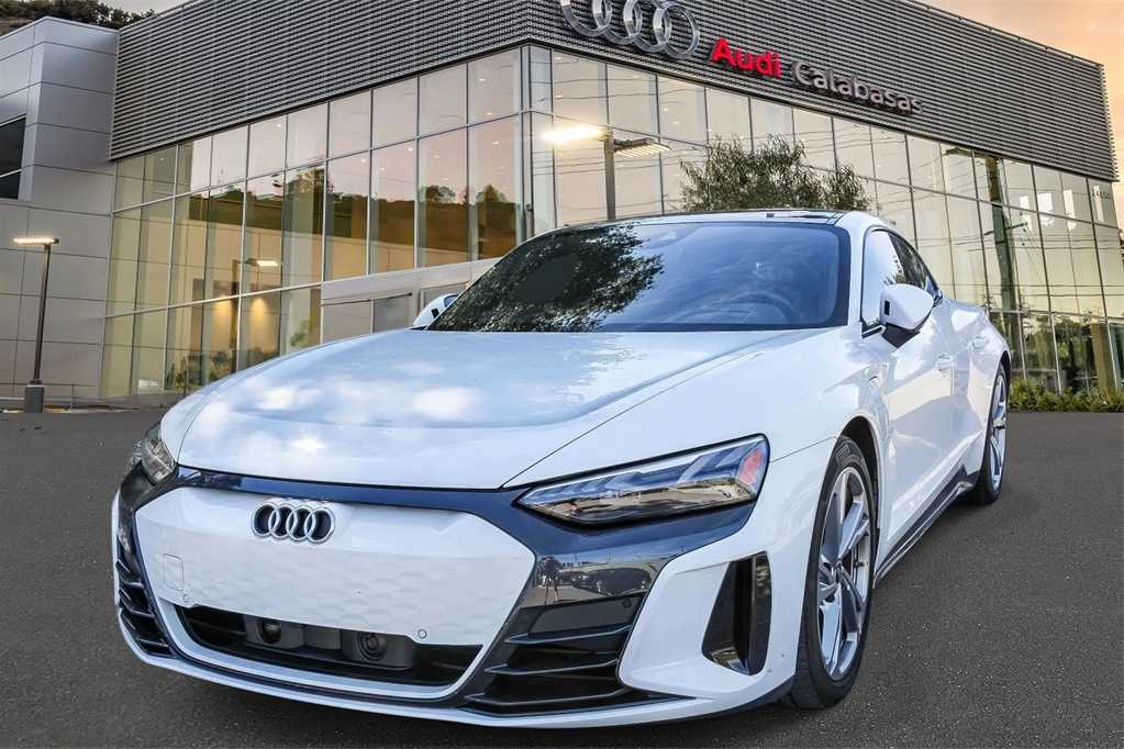 Thumbnail: 2024 Audi e-tron GT - 1