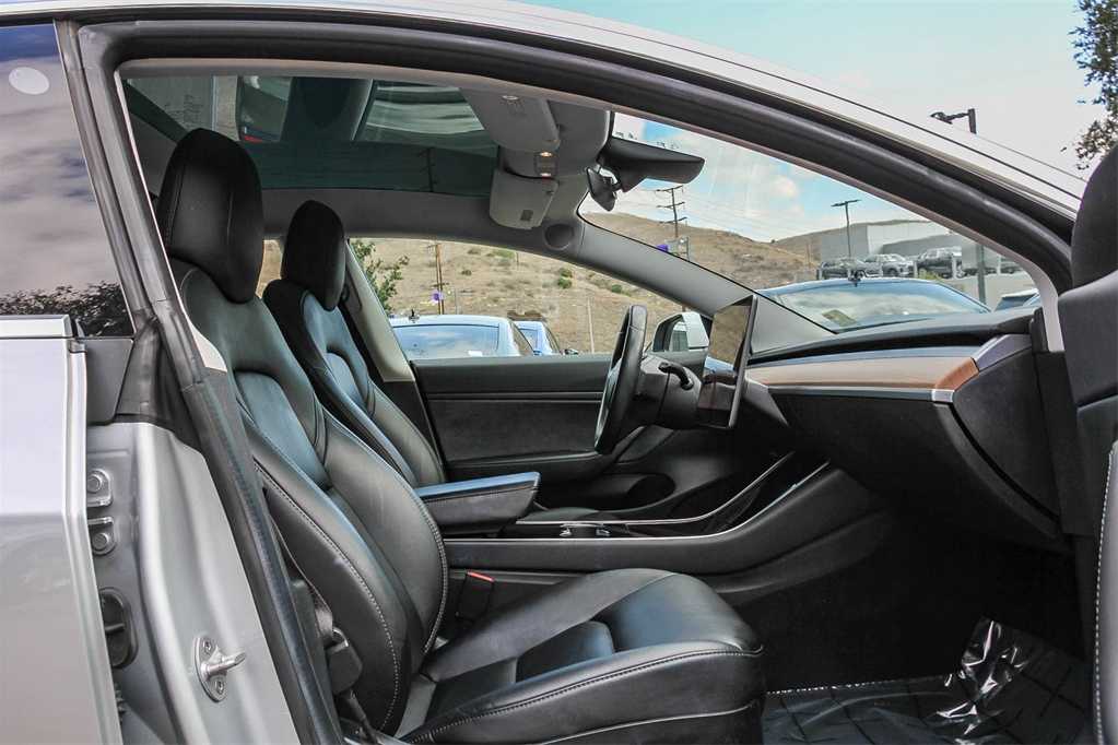 Thumbnail: 2018 Tesla Model 3 - 18