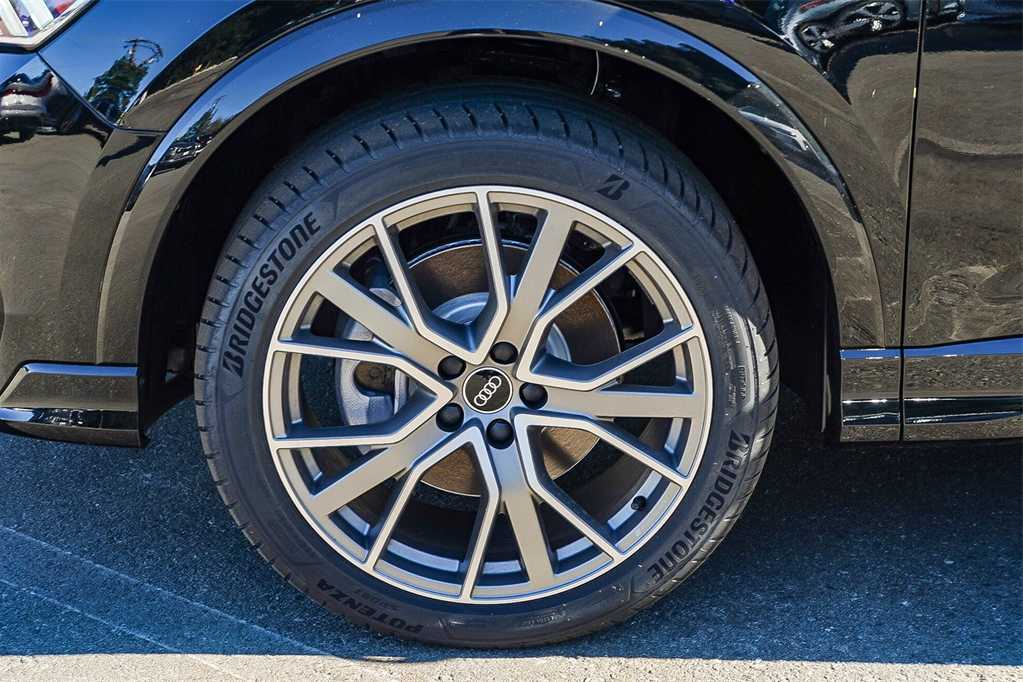 Thumbnail: 2025 Audi Q3 - 10