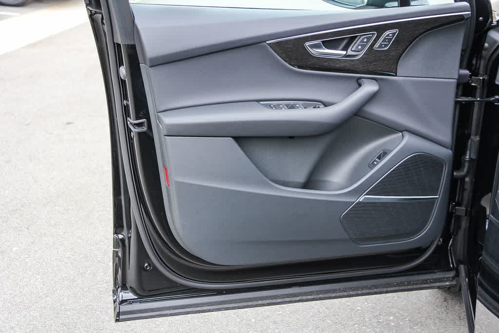 Thumbnail: 2026 Audi Q7 - 22