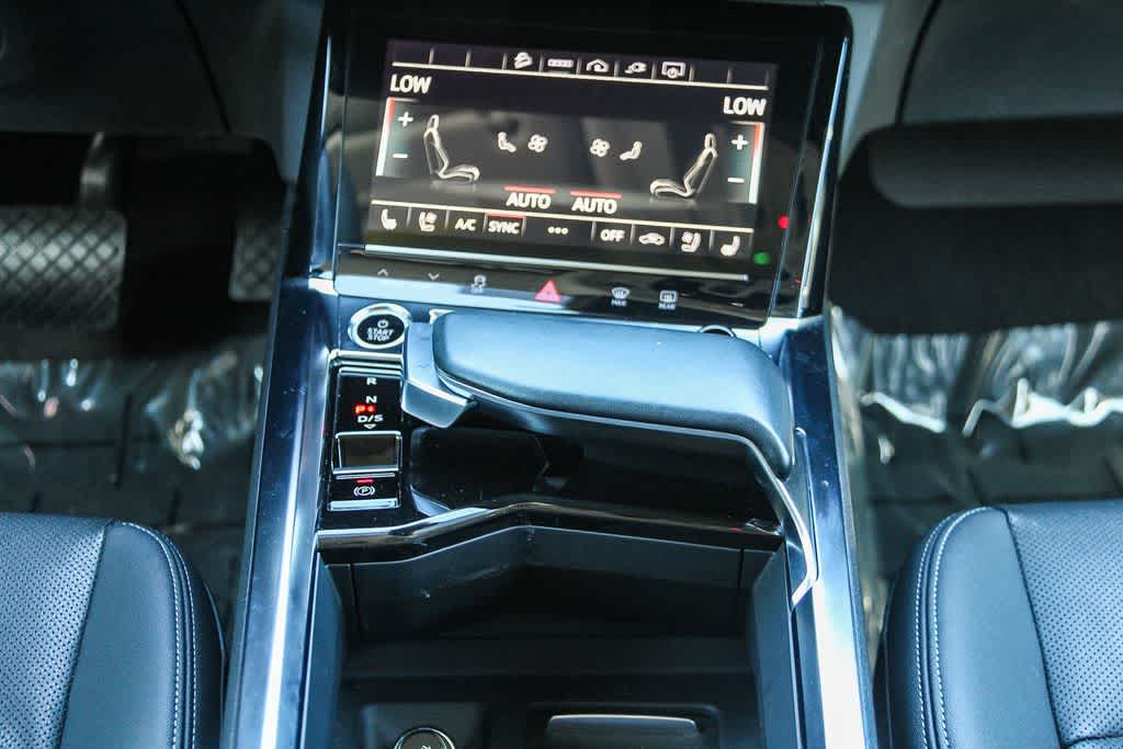 Thumbnail: 2023 Audi e-tron - 14