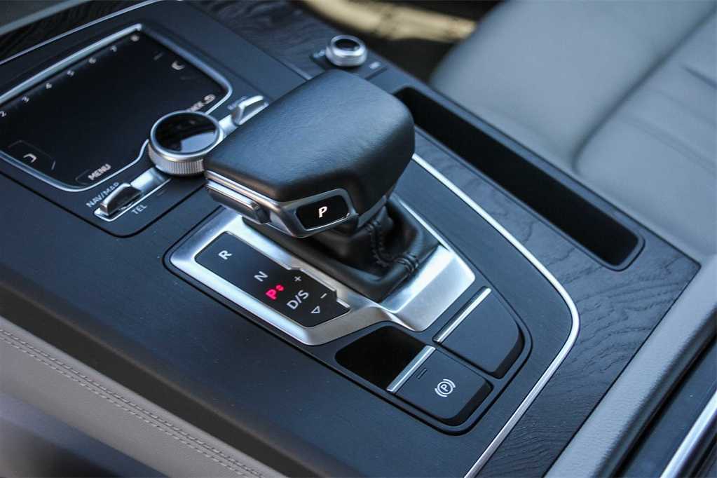 Thumbnail: 2020 Audi Q5 - 17