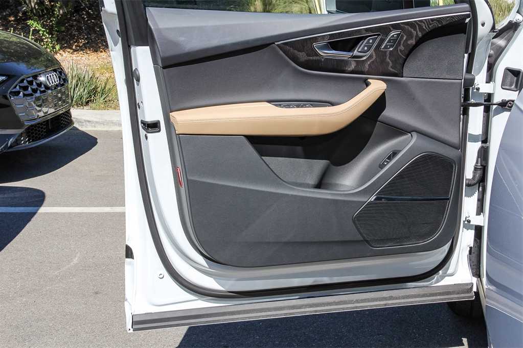 Thumbnail: 2025 Audi Q7 - 22