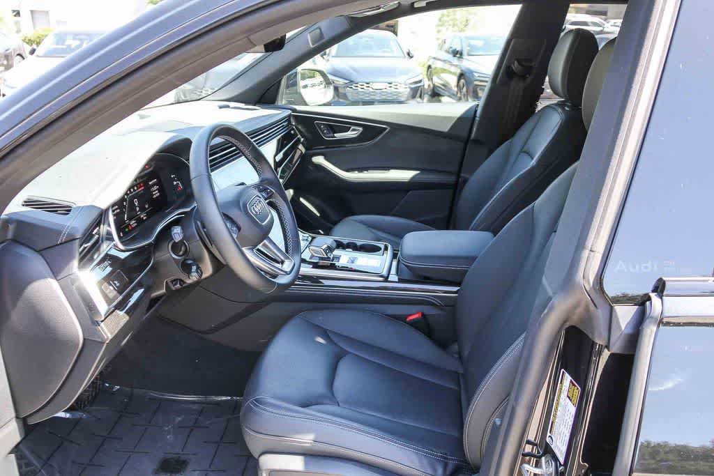 Thumbnail: 2026 Audi Q8 - 19