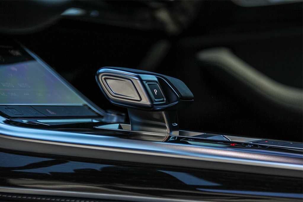 Thumbnail: 2025 Audi Q8 - 22