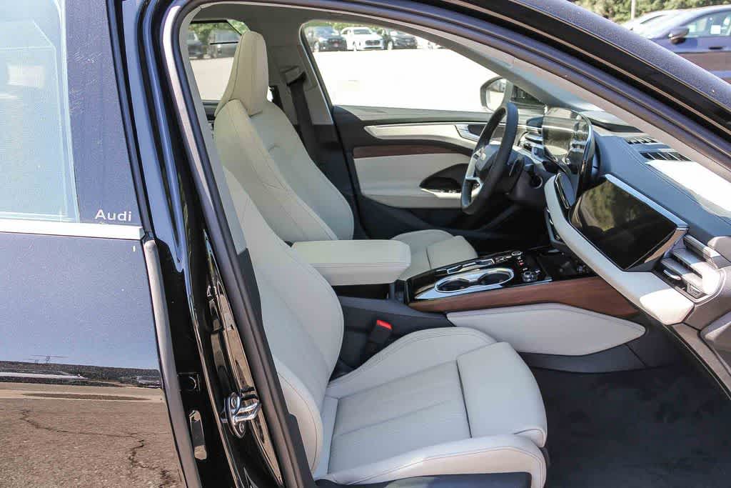 Thumbnail: 2026 Audi A6 - 18