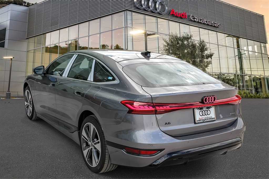 Thumbnail: 2025 Audi e-tron S - 2