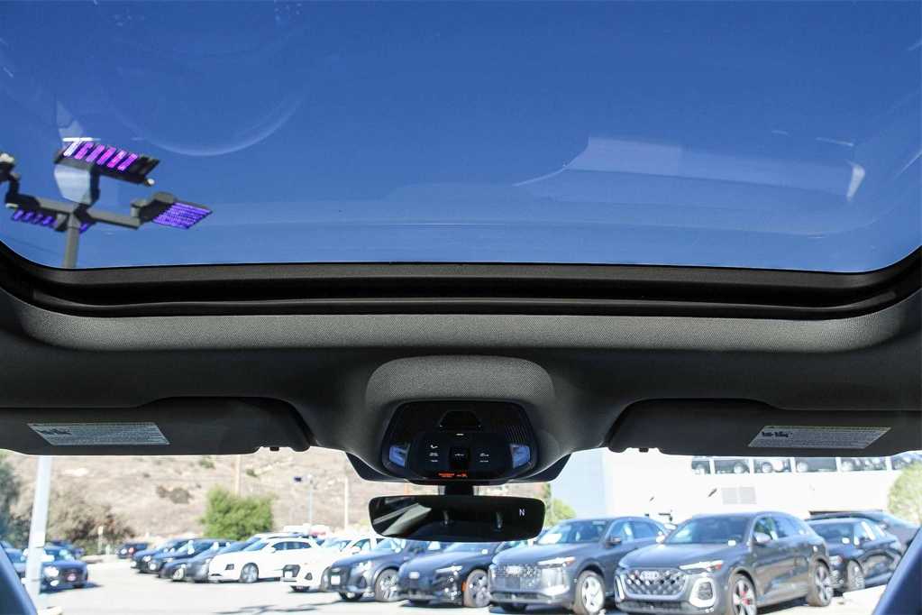 Thumbnail: 2025 Audi Q6 e-tron - 12