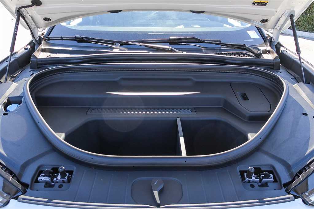 Thumbnail: 2025 Audi Q6 e-tron - 27