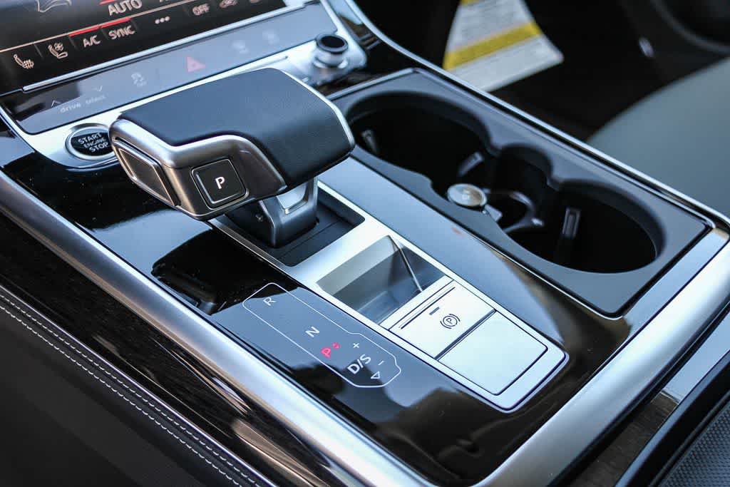 Thumbnail: 2026 Audi Q8 - 17