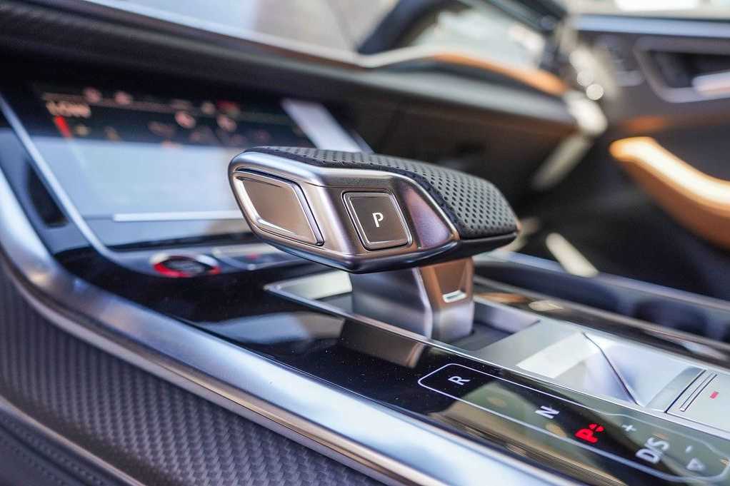 Thumbnail: 2026 Audi RS Q8 - 25
