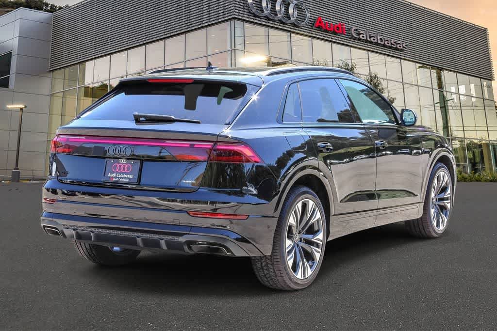 Thumbnail: 2026 Audi Q8 - 4