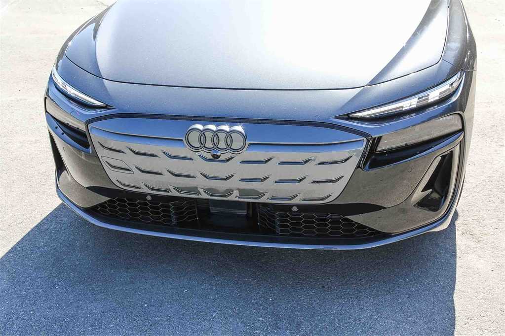 Thumbnail: 2025 Audi e-tron S - 9