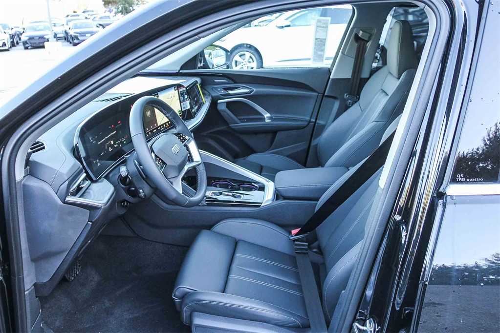 Thumbnail: 2025 Audi Q5 - 19