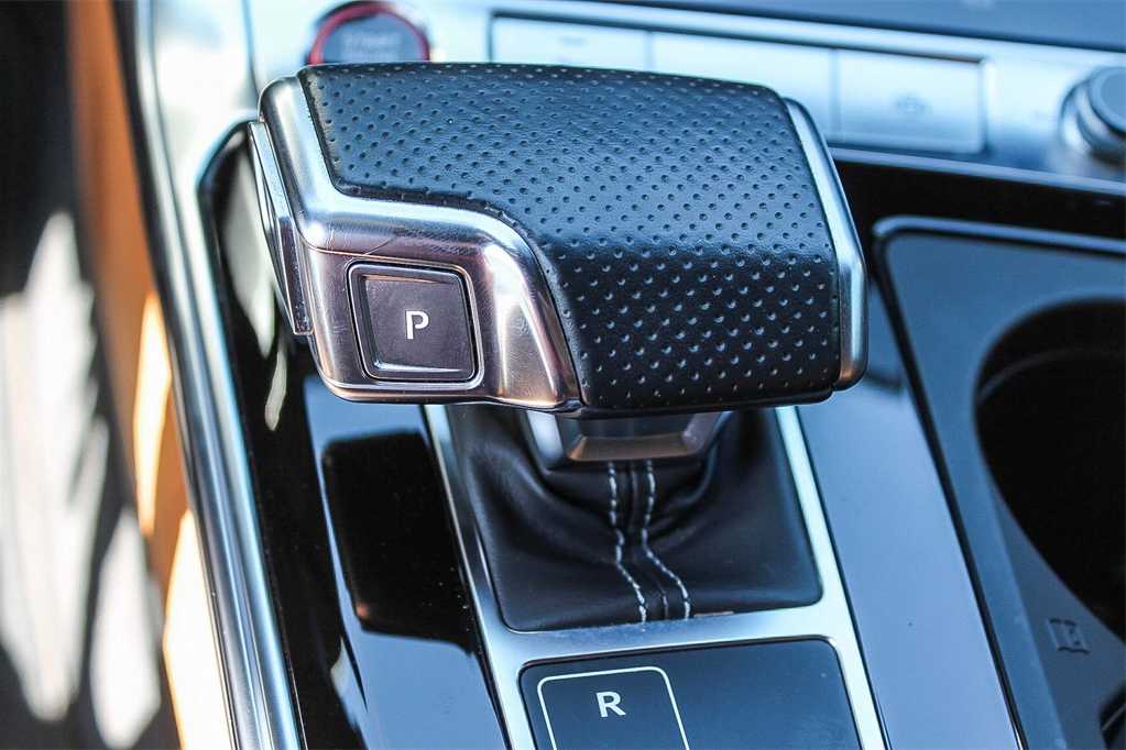 Thumbnail: 2022 Audi RS 6 - 22