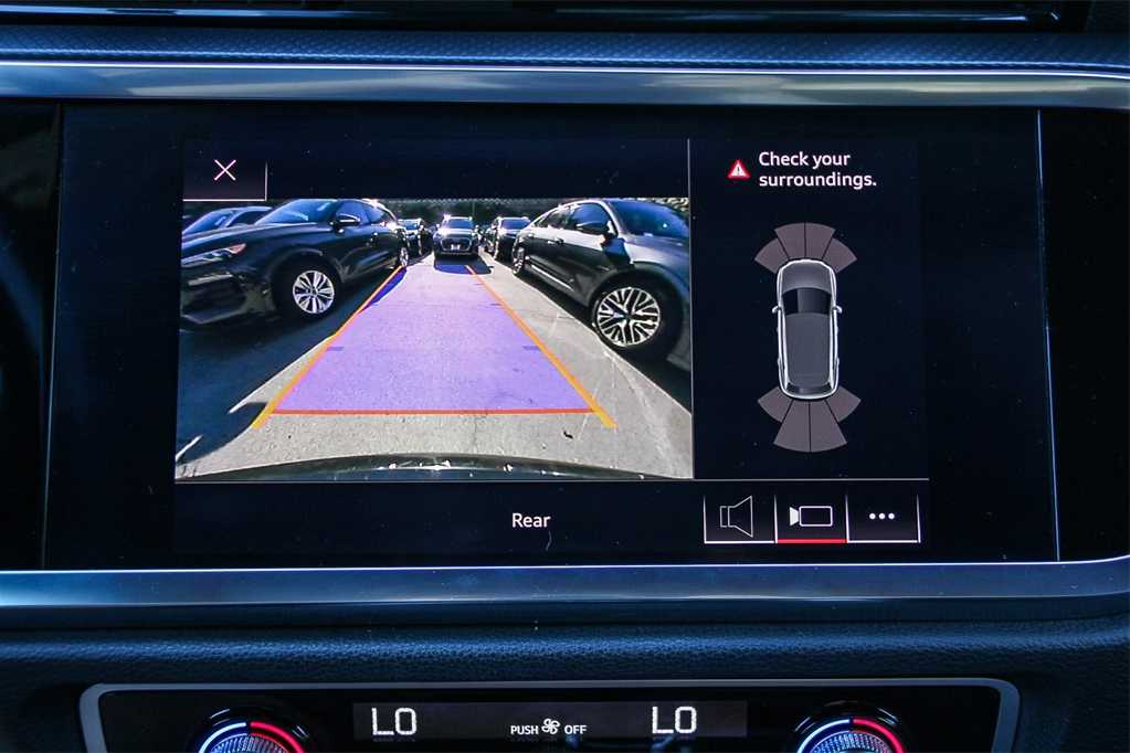 Thumbnail: 2021 Audi Q3 - 21