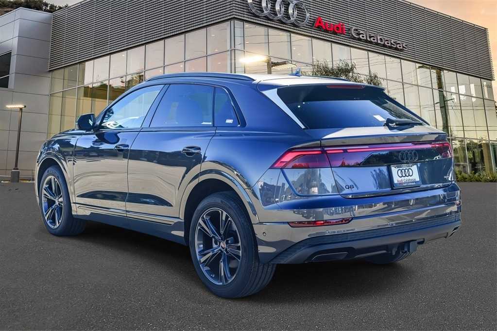 Thumbnail: 2026 Audi Q8 - 2