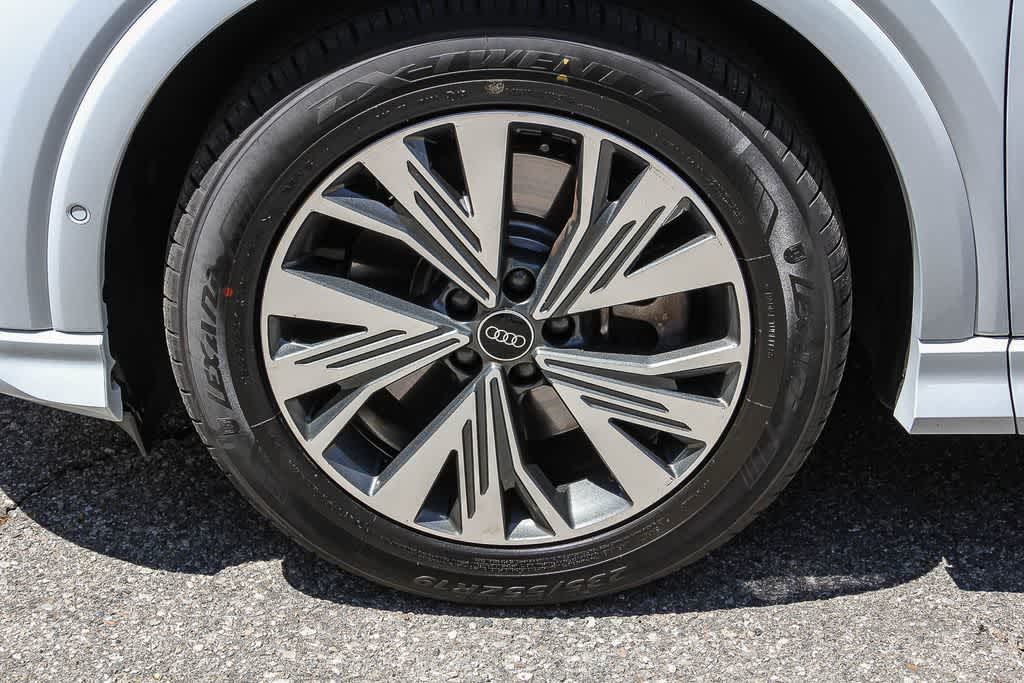 Thumbnail: 2023 Audi Q4 e-tron - 9