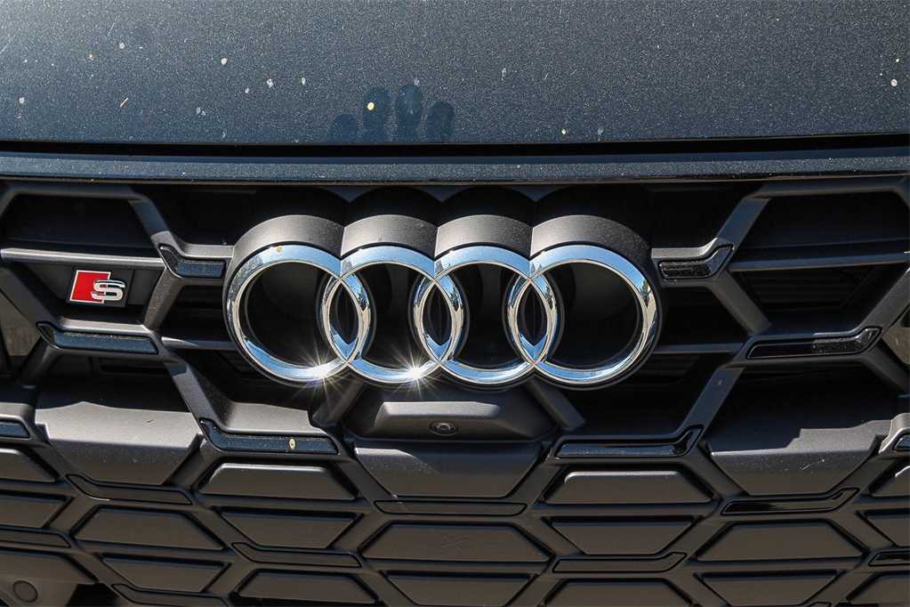 Thumbnail: 2025 Audi S6 - 8