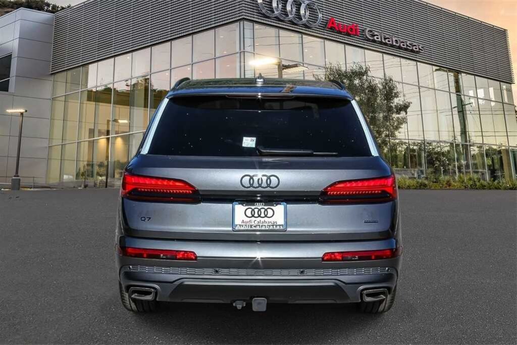 New 2025 Audi Q7 45 Premium Plus SUV