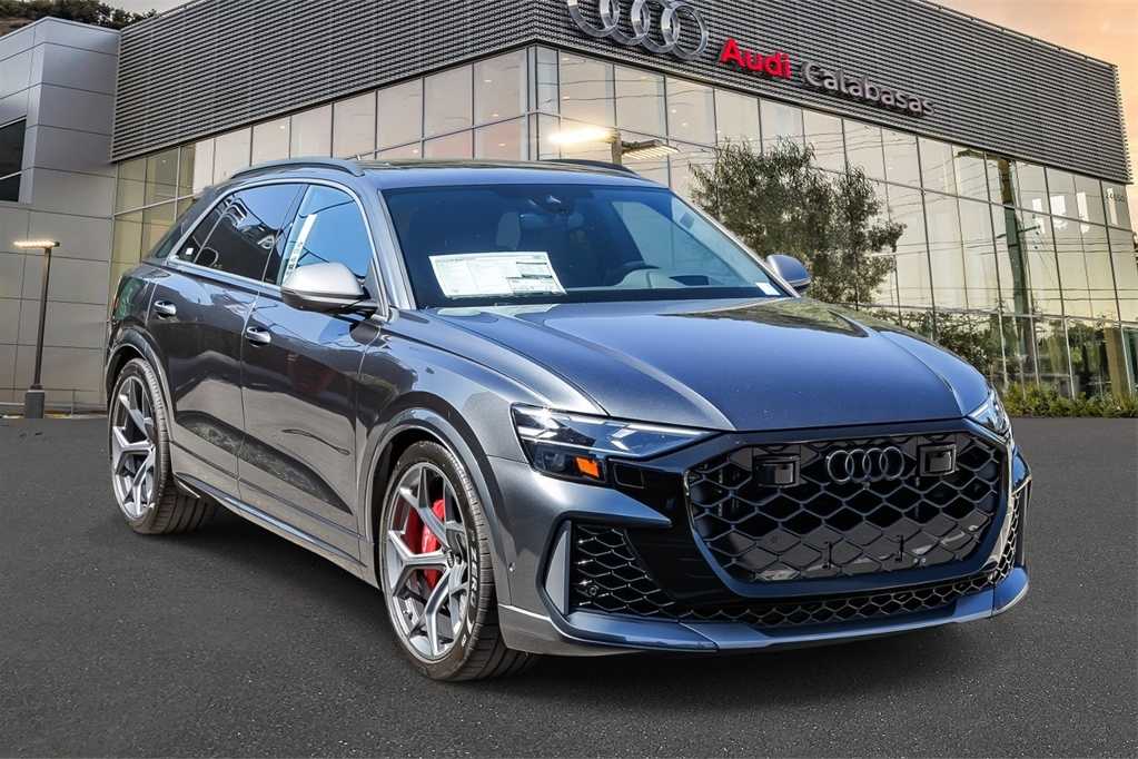 Thumbnail: 2025 Audi RS Q8 - 3