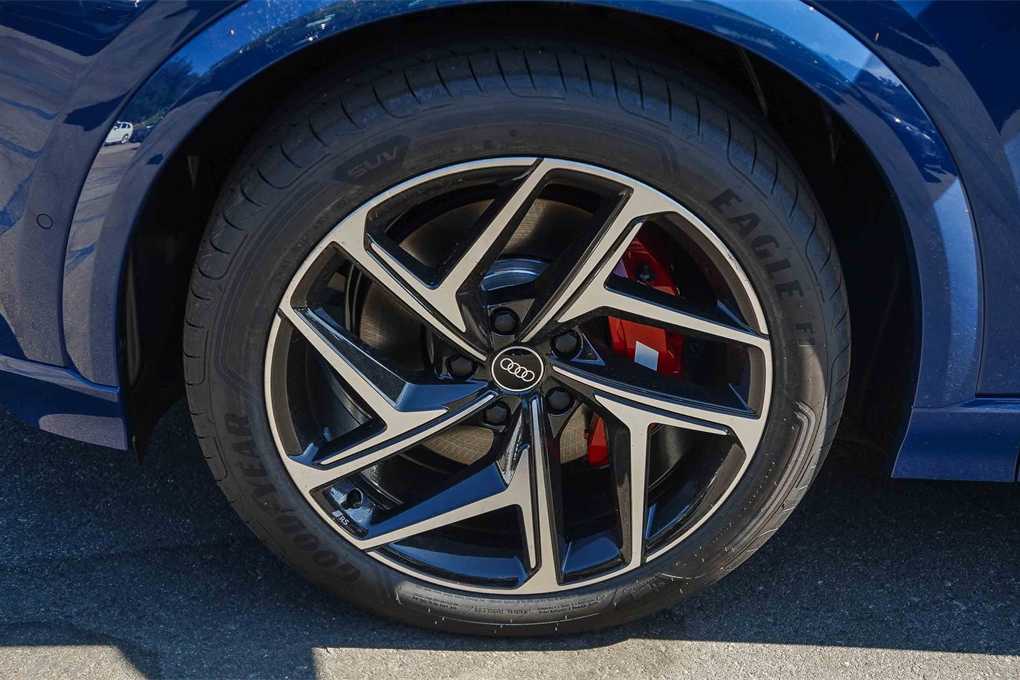 Thumbnail: 2025 Audi SQ6 e-tron - 10
