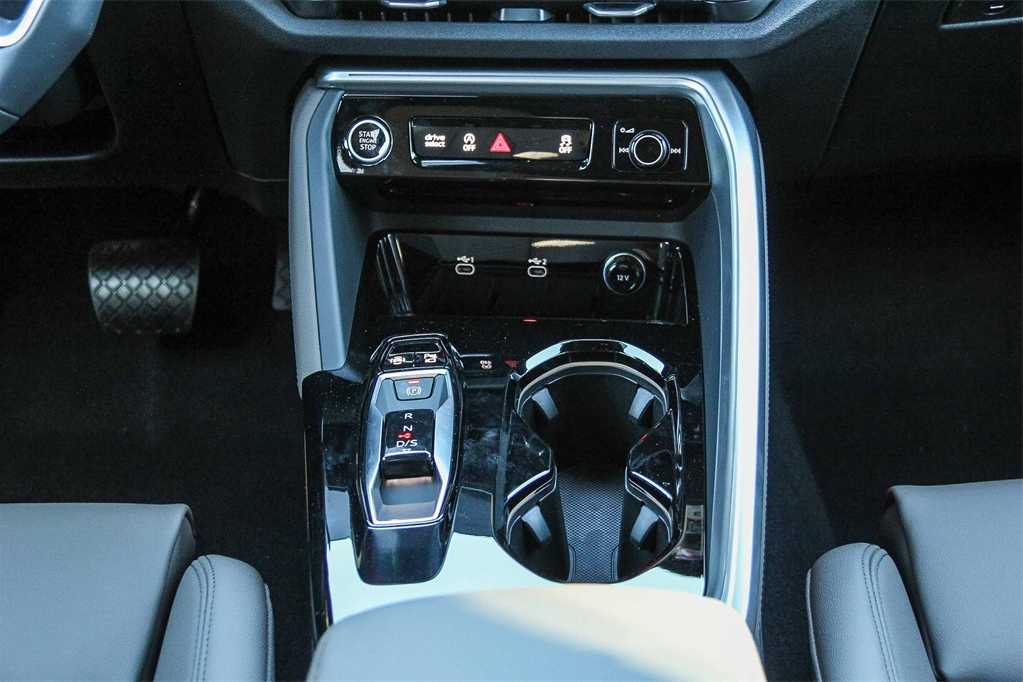 Thumbnail: 2025 Audi Q5 - 14