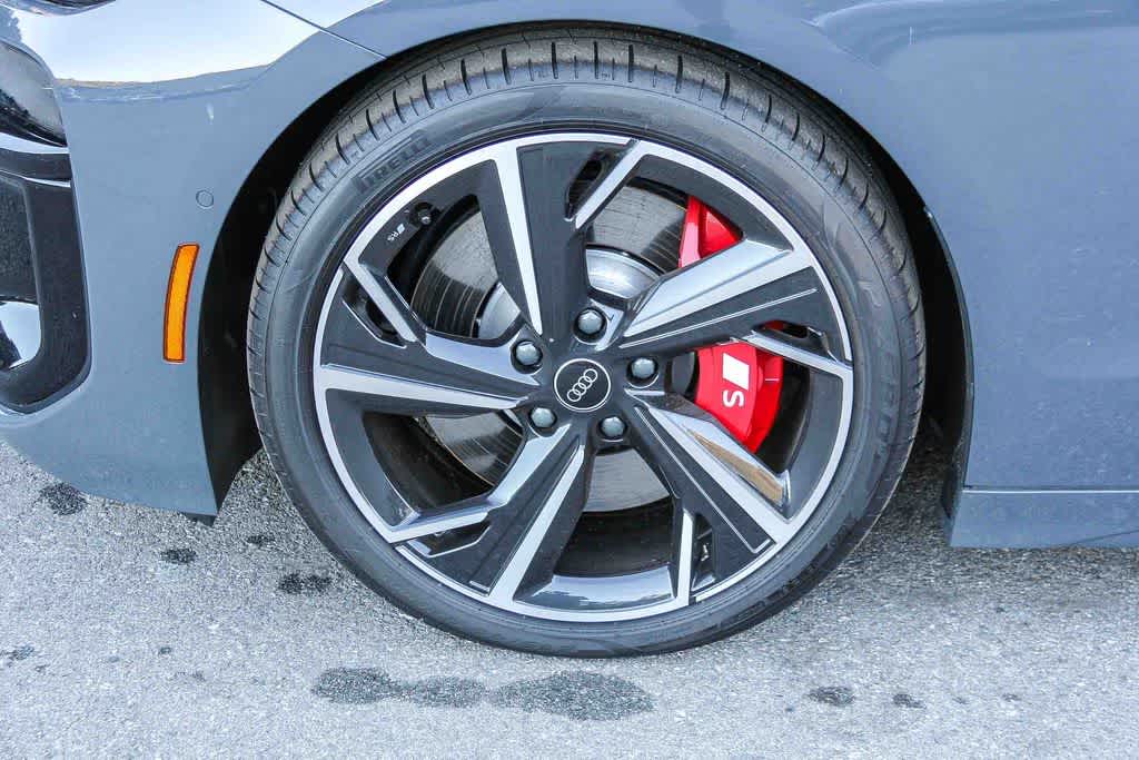 Thumbnail: 2025 Audi e-tron S - 9