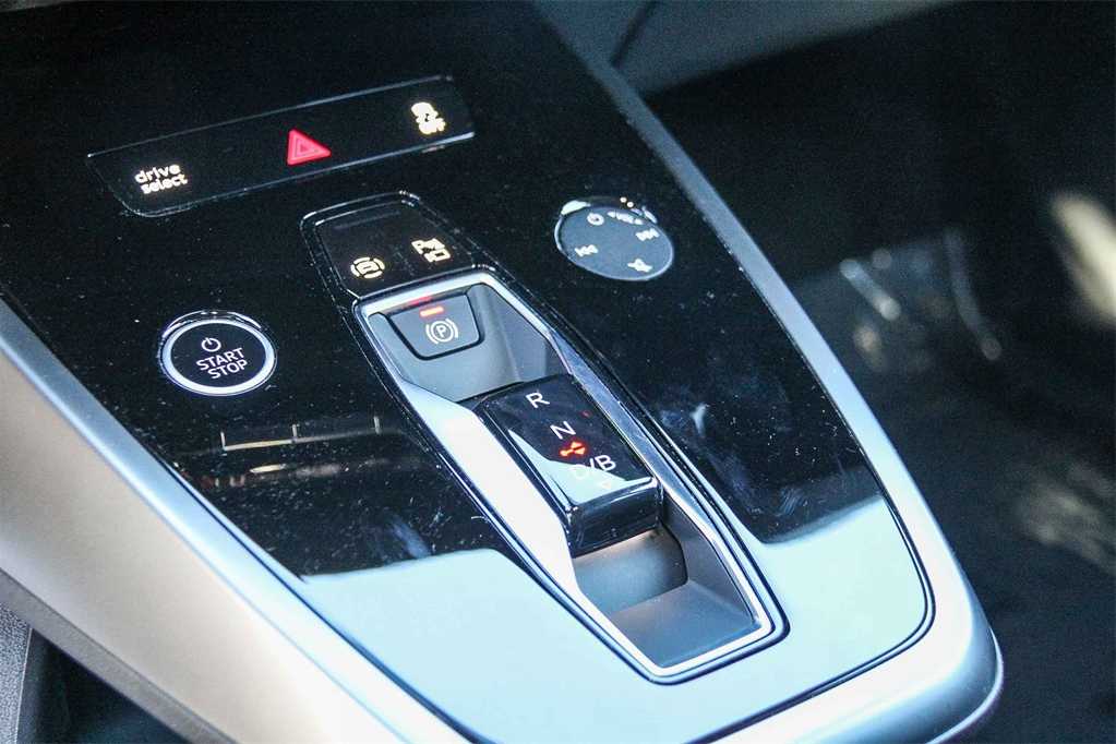 Thumbnail: 2024 Audi Q4 e-tron - 20