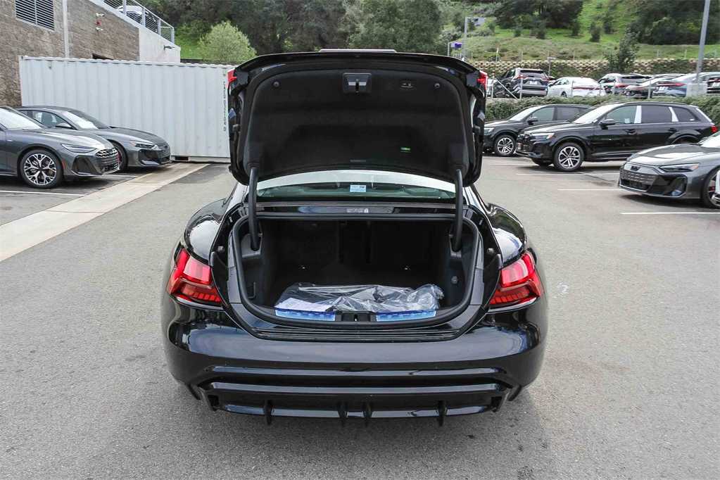 Thumbnail: 2026 Audi e-tron GT - 25