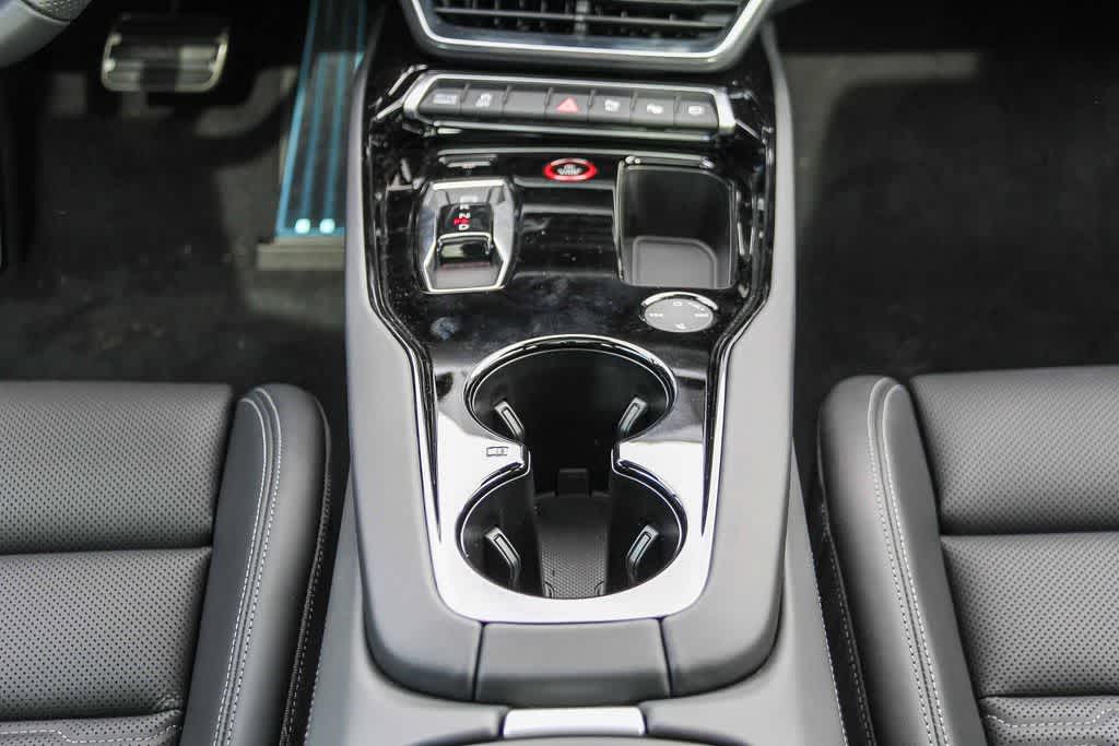 Thumbnail: 2026 Audi e-tron GT - 14