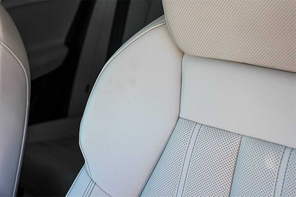 Thumbnail: 2025 Audi Q6 e-tron - 25