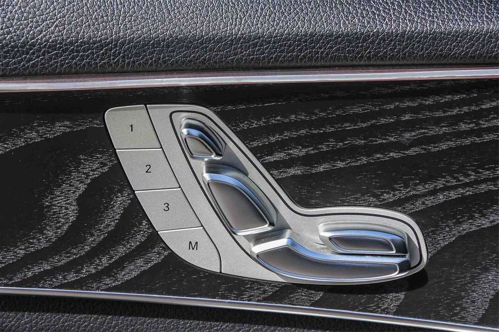 Thumbnail: 2017 Mercedes-Benz C-Class - 21