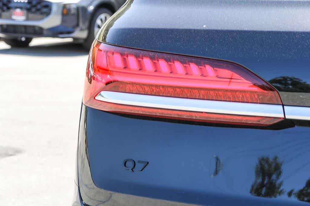 Thumbnail: 2025 Audi Q7 - 11