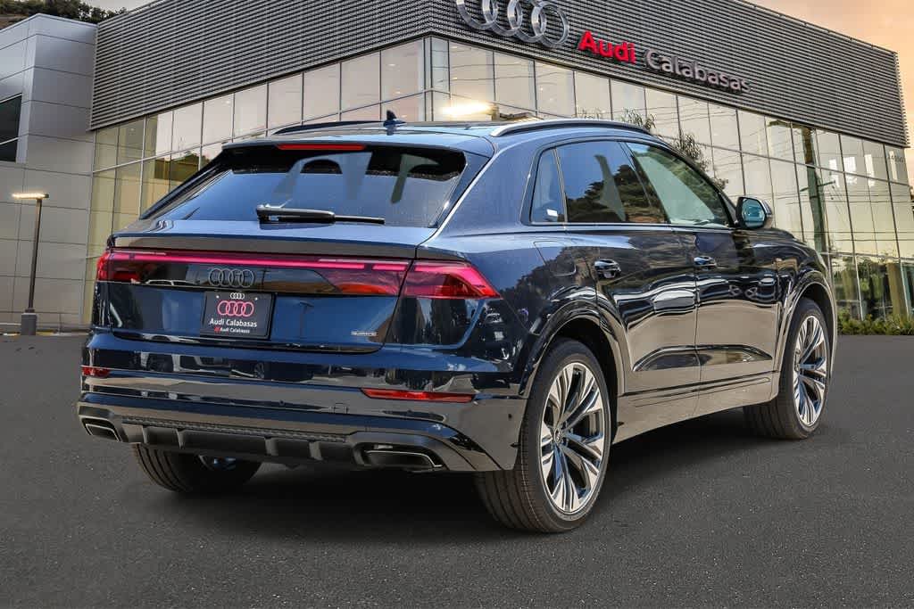Thumbnail: 2026 Audi Q8 - 4