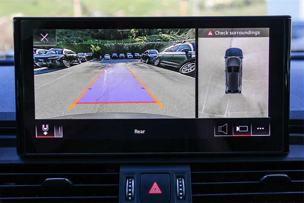 Thumbnail: 2022 Audi SQ5 - 23