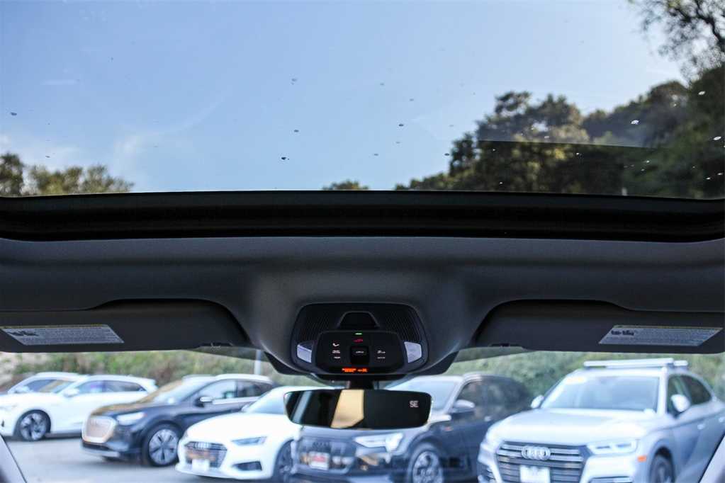 Thumbnail: 2025 Audi Q5 - 12