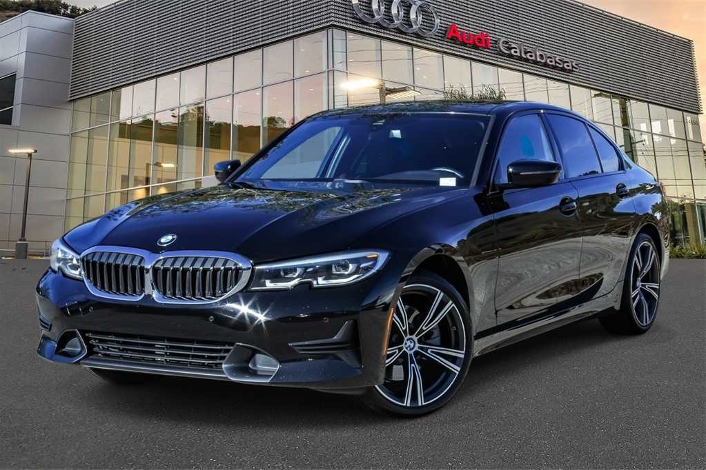 Thumbnail: 2022 BMW 3 Series - 1