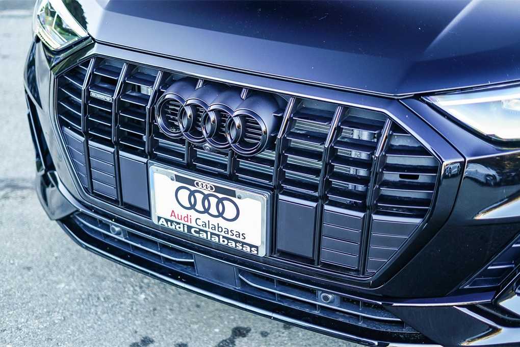 Thumbnail: 2025 Audi Q3 - 8