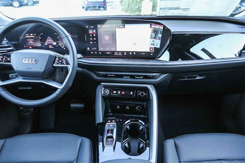 Thumbnail: 2025 Audi Q5 - 13