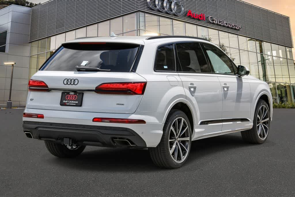 Thumbnail: 2026 Audi Q7 - 4