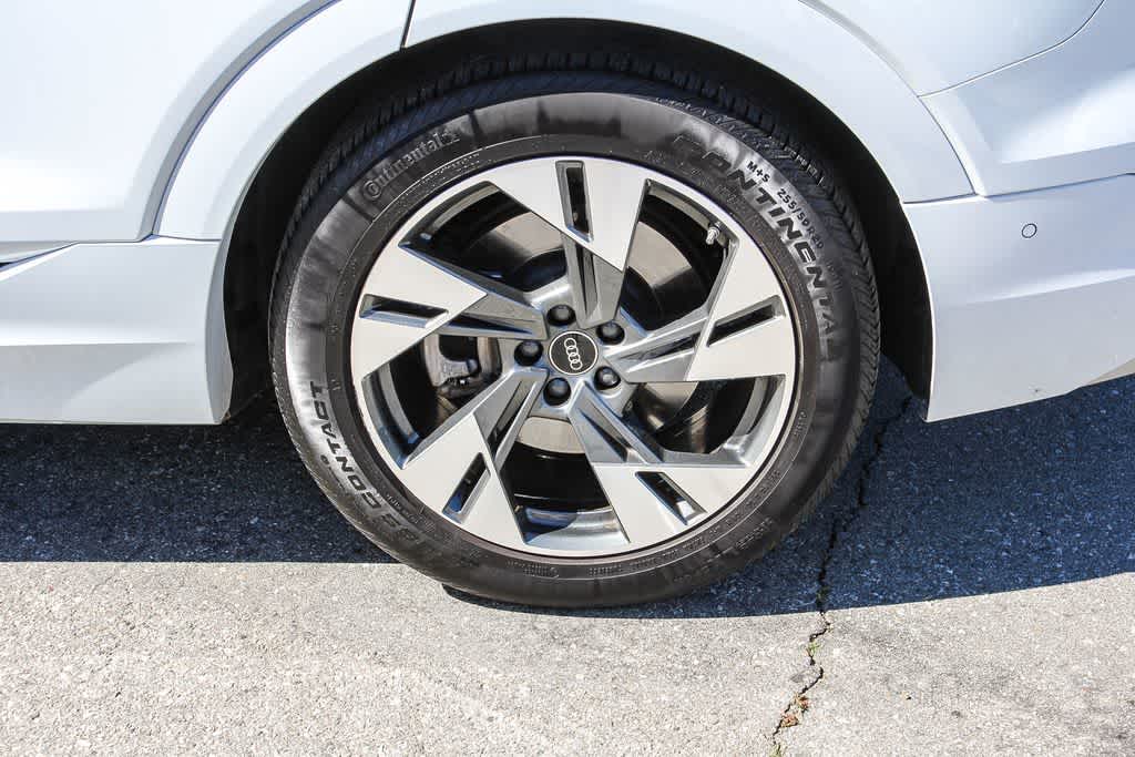 Thumbnail: 2023 Audi e-tron - 10